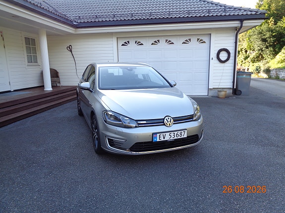 Volkswagen e-Golf VII 2 of 27