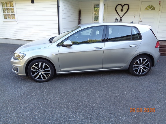 Volkswagen e-Golf VII 3 of 27