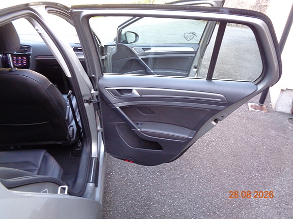 Volkswagen e-Golf VII 19 of 27