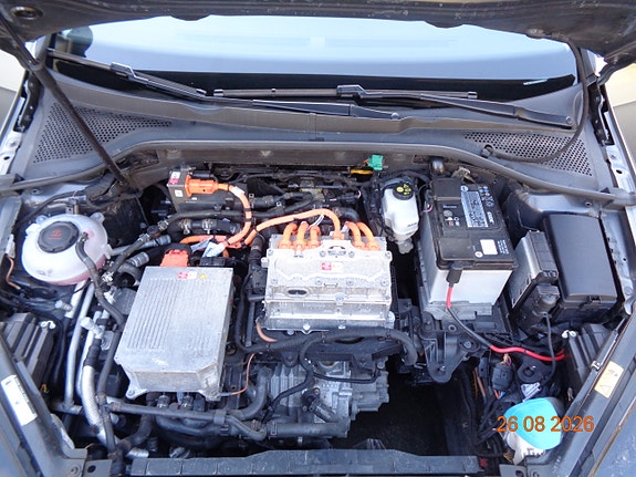 Volkswagen e-Golf VII 10 of 27