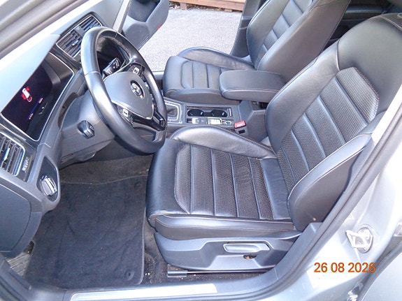 Volkswagen e-Golf VII 11 of 27