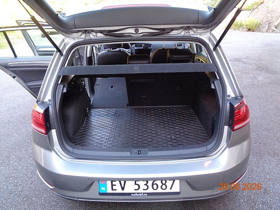 Volkswagen e-Golf VII 8 of 27