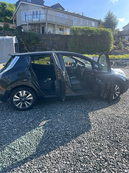 Nissan Leaf 11 of 23