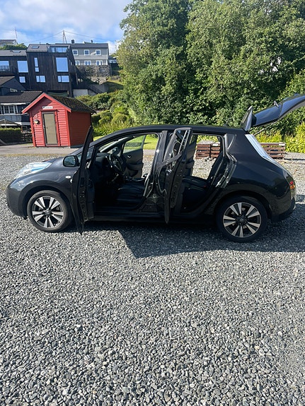 Nissan Leaf 13 of 23