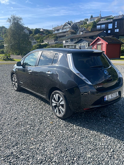 Nissan Leaf 5 of 23