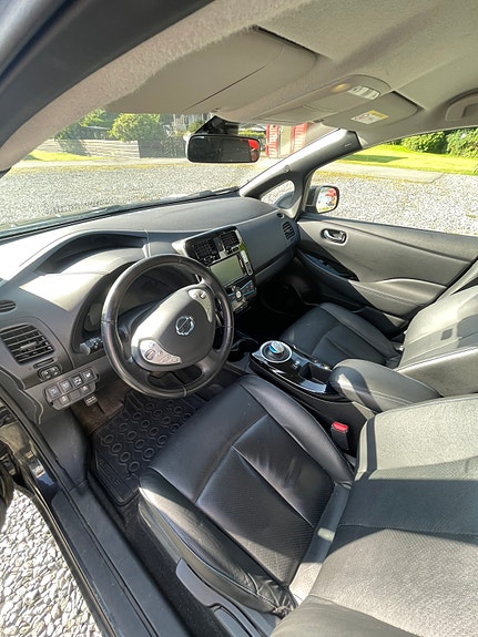 Nissan Leaf 14 of 23