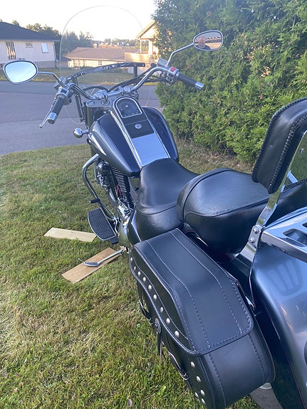 Suzuki Intruder 1500 LS 4 of 5