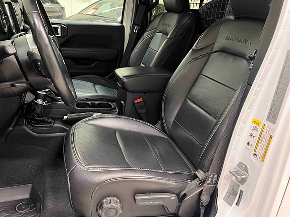 Jeep Wrangler Unlimited 24 of 30