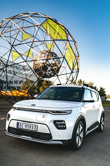 Kia e-Soul 2 of 15