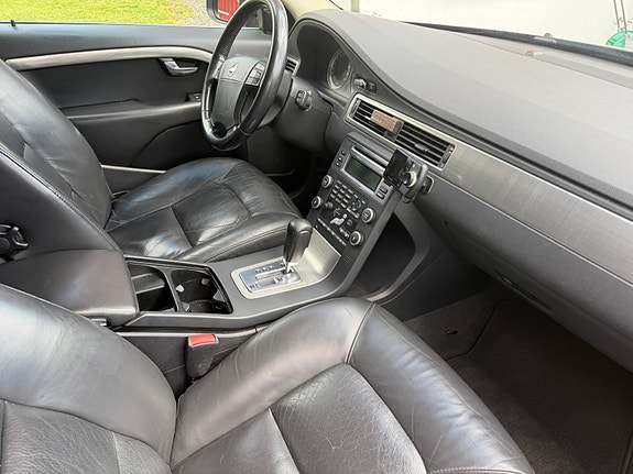 Volvo V70 20 of 29