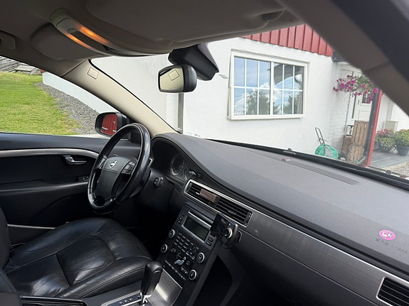Volvo V70 18 of 29