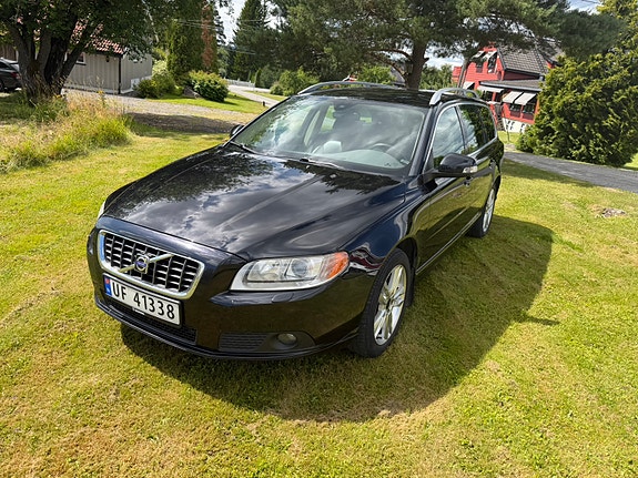 Volvo V70 2 of 29