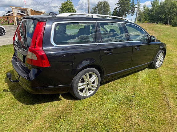 Volvo V70 4 of 29