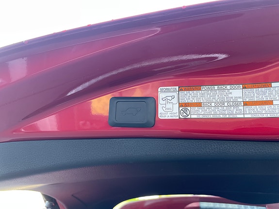 Toyota RAV4 23 of 30