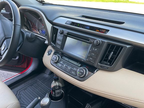 Toyota RAV4 25 of 30