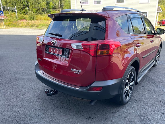 Toyota RAV4 7 of 30