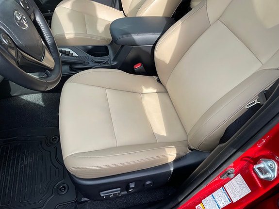 Toyota RAV4 18 of 30