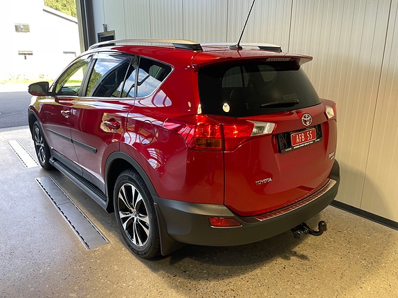 Toyota RAV4 9 of 30