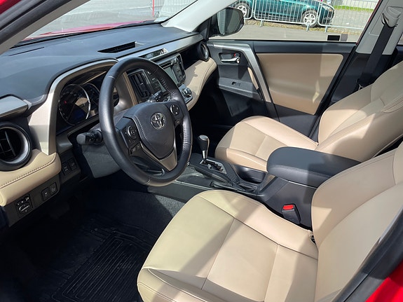 Toyota RAV4 19 of 30