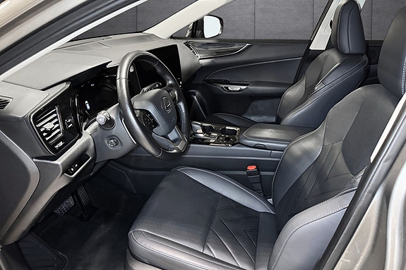 Lexus NX450h 10 of 22