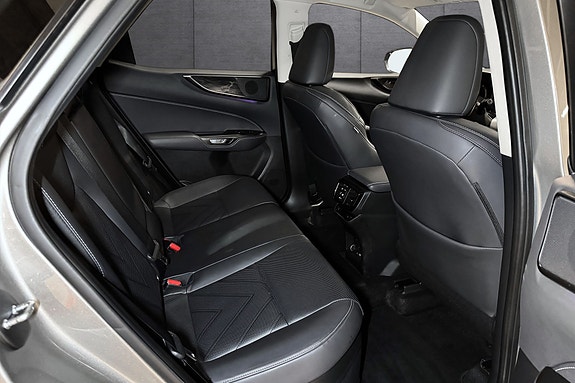Lexus NX450h 13 of 22