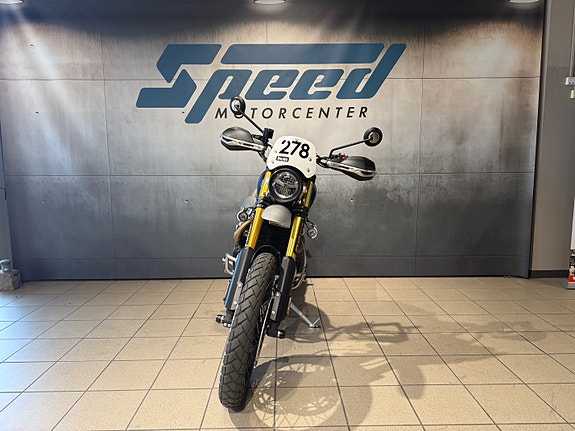Triumph Scrambler 1200 XE 2 of 8
