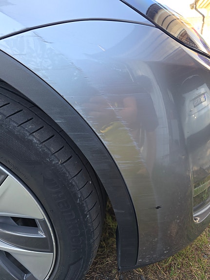 Tesla Model Y 8 of 9