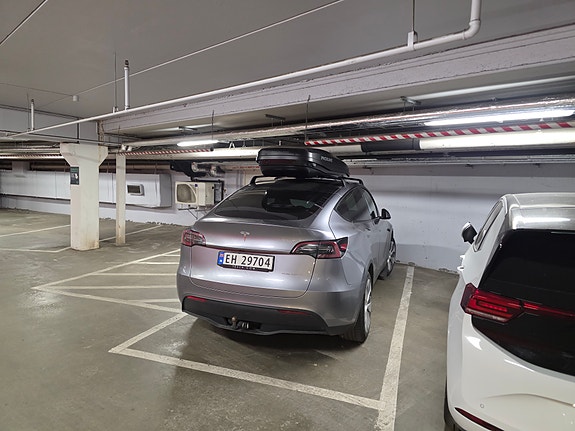 Tesla Model Y 5 of 9