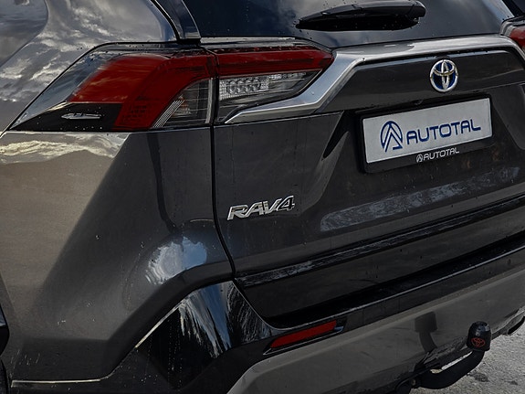 Toyota RAV4 30 of 30