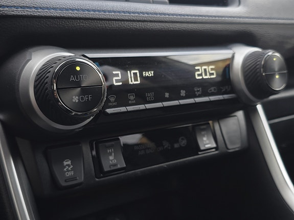 Toyota RAV4 24 of 30