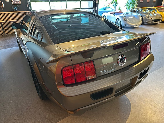 Ford Mustang 12 of 30
