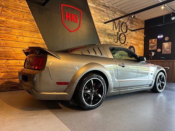 Ford Mustang 8 of 30