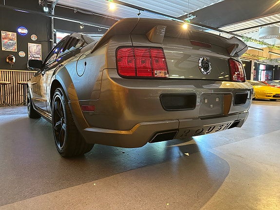Ford Mustang 11 of 30