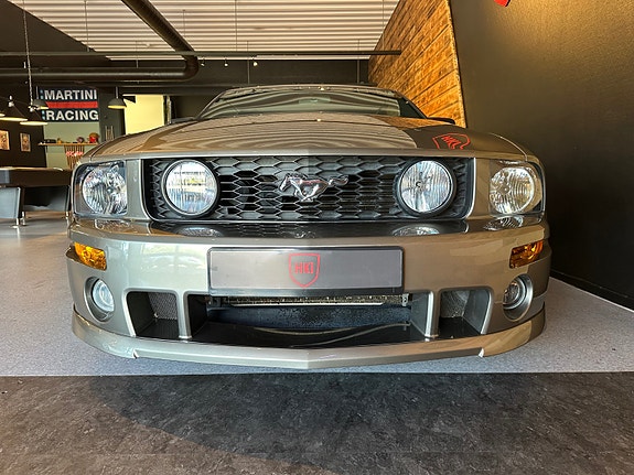 Ford Mustang 4 of 30