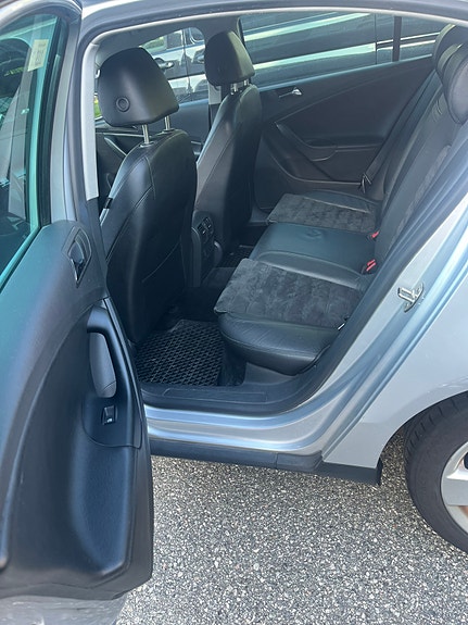 Volkswagen Passat 26 of 30
