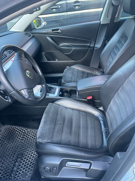 Volkswagen Passat 25 of 30