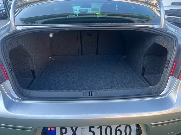 Volkswagen Passat 30 of 30
