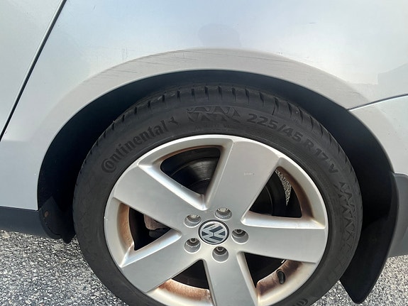 Volkswagen Passat 14 of 30