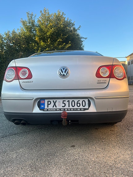 Volkswagen Passat 4 of 30