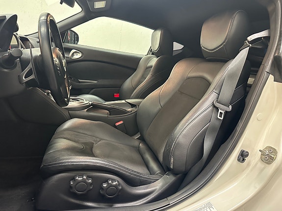 Nissan 370 Z 14 of 30