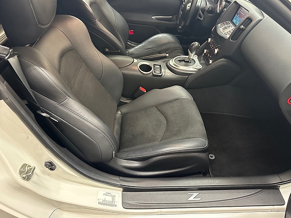 Nissan 370 Z 28 of 30