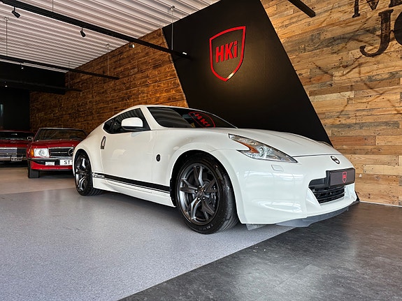 Nissan 370 Z 2 of 30