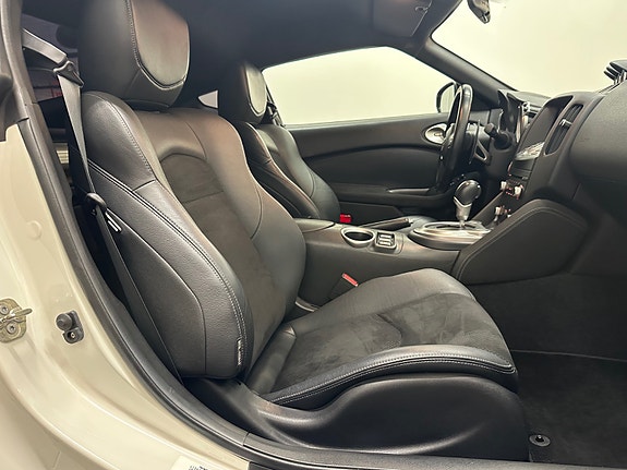 Nissan 370 Z 27 of 30