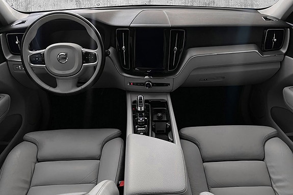 Volvo XC60 15 of 30
