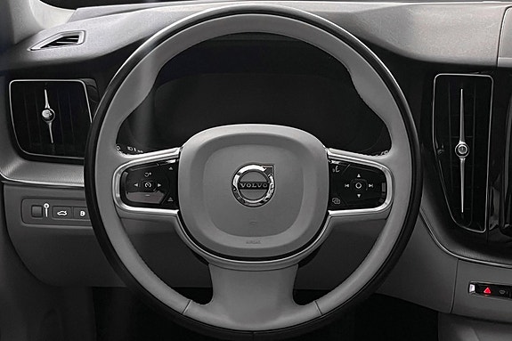 Volvo XC60 22 of 30
