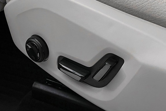 Volvo XC60 20 of 30