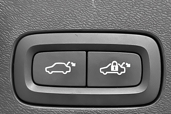 Volvo XC60 12 of 30