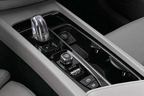 Volvo XC60 27 of 30