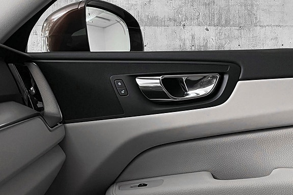 Volvo XC60 18 of 30