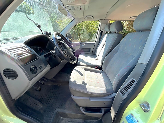 Volkswagen Transporter 13 of 17
